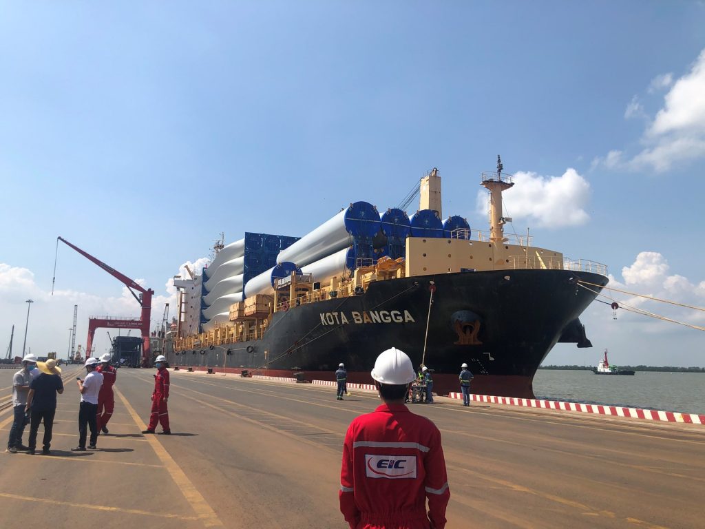 Chào đón chuyến tàu chở thiết bị đầu tiên về cảng Quốc tế Long An