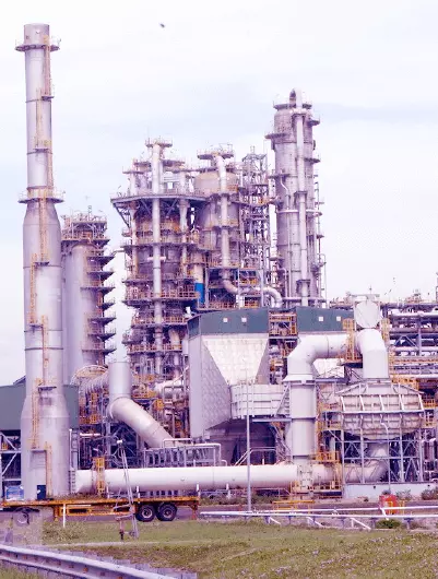 Hình ảnh nhà máy lọc dầu Nghi Sơn nơi EIC thực hiện cung cấp các dịch vụ giám định, kiểm định.