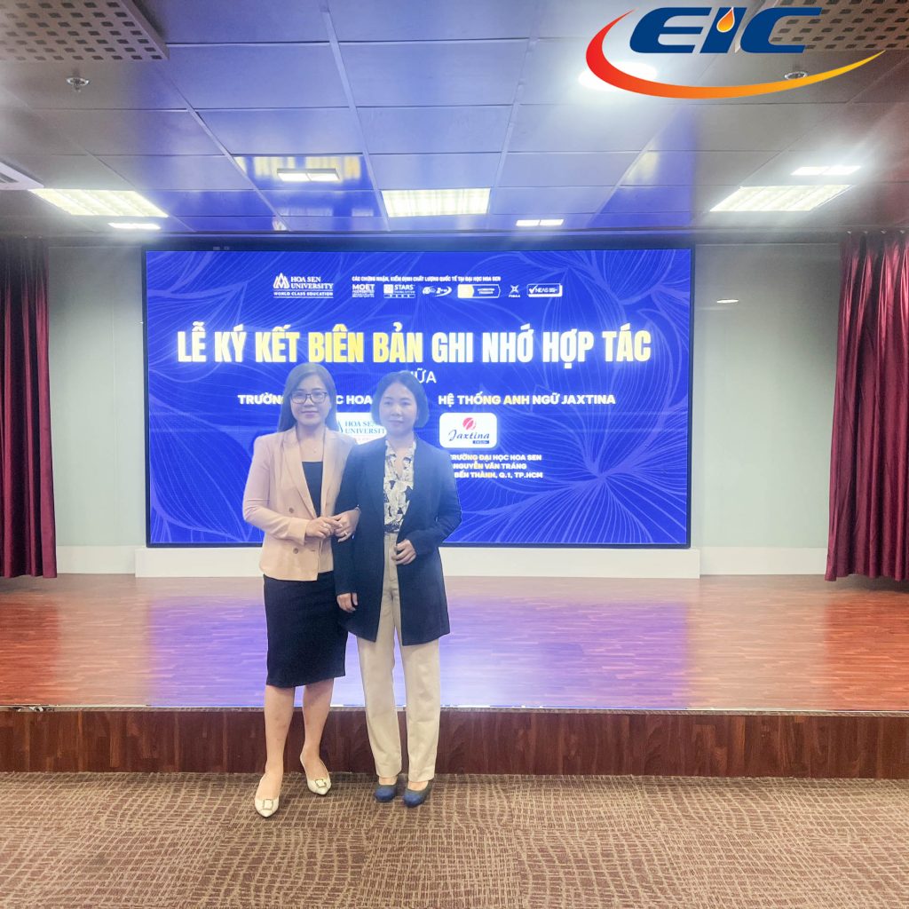 Giây phút giao lưu tại buổi ký kết hợp tác giữa EIC và Đại học Hoa Sen