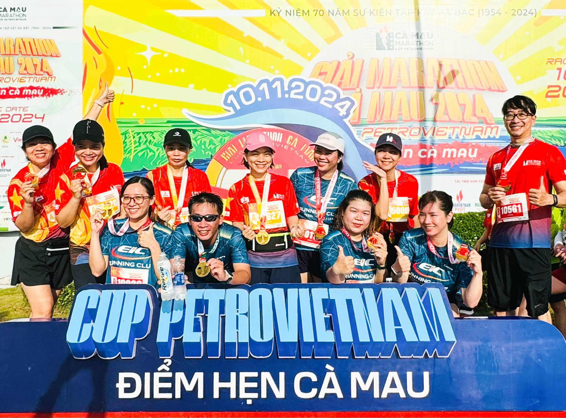 Các vận động viên của PVMR và EIC tham gia giải chạy Marathon Cà Mau 2024